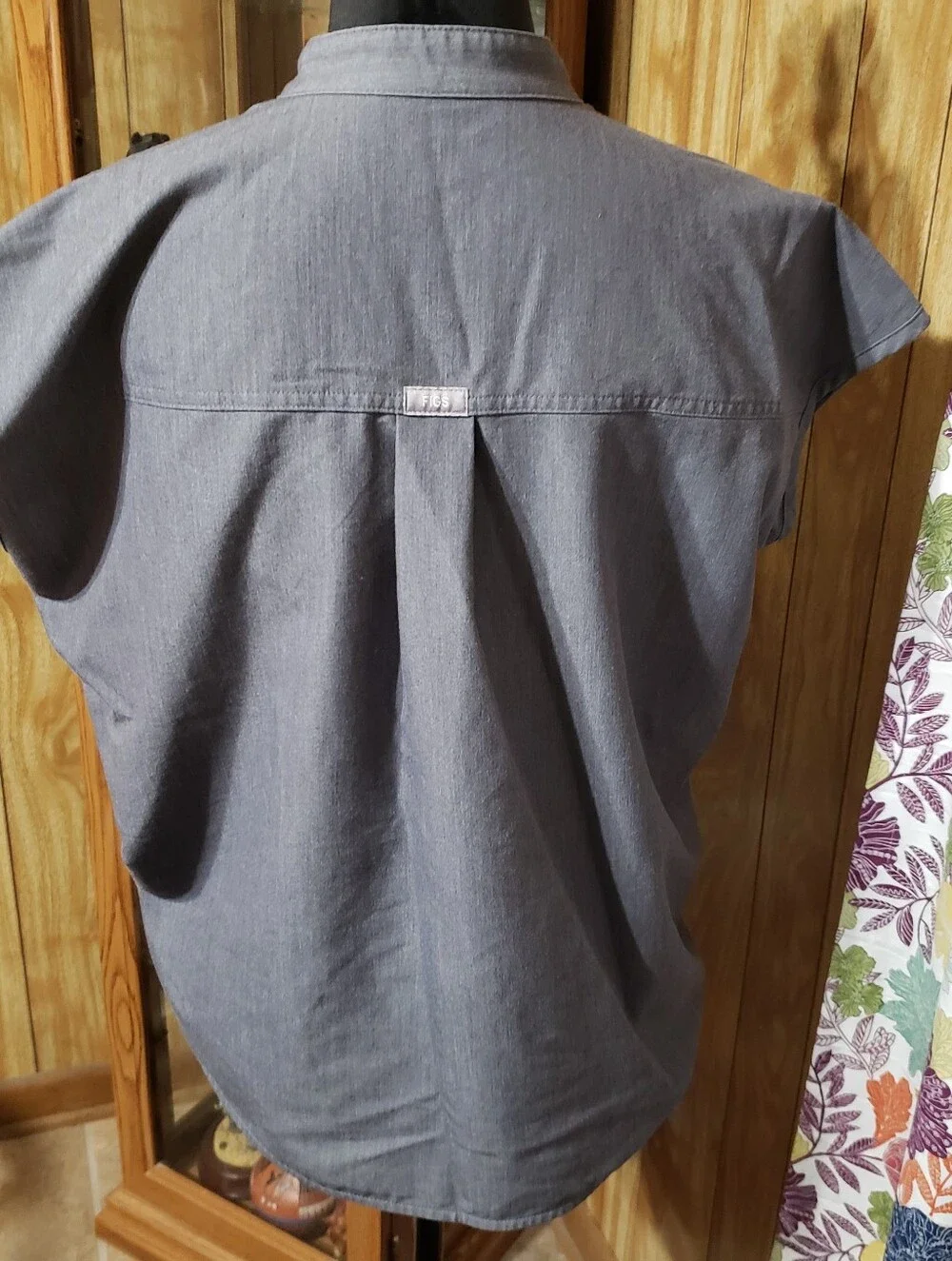 Figs Rafeale Scrub Top - Picture 2 of 6